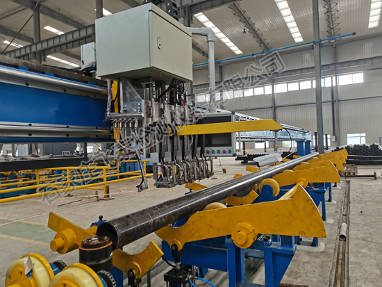 鋼管全自動(dòng)探傷設(shè)備.jpg 鋼管全自動(dòng)探傷設(shè)備.jpg